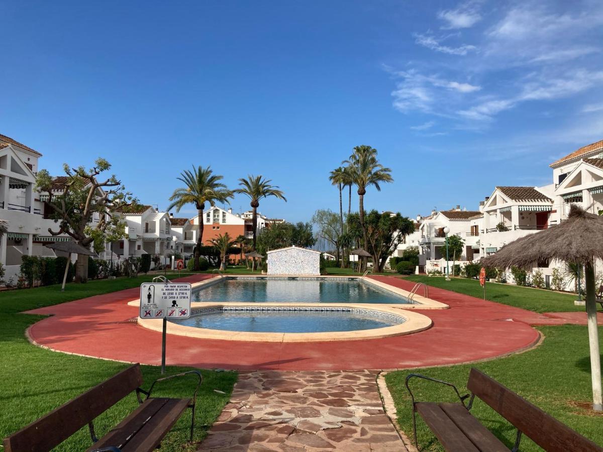 Chalet Adosado En Urbanizacion Con Precioso Jardin Denia Dış mekan fotoğraf